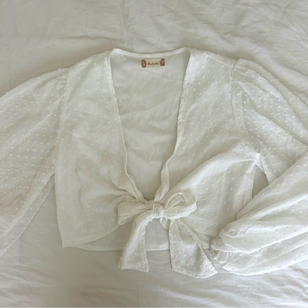 Altar’d State White Tie Front Cropped Blouse Size Small